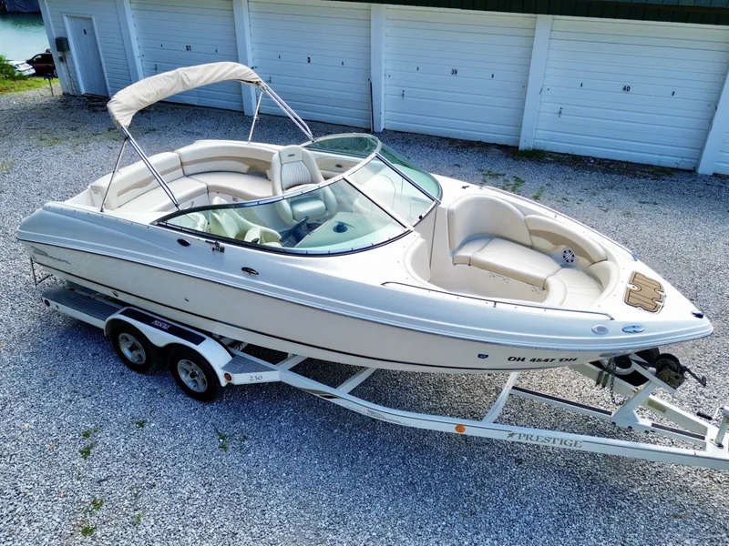 Slide: The Image of Chaparral 230 SSi Bowrider 2002 - 7406732