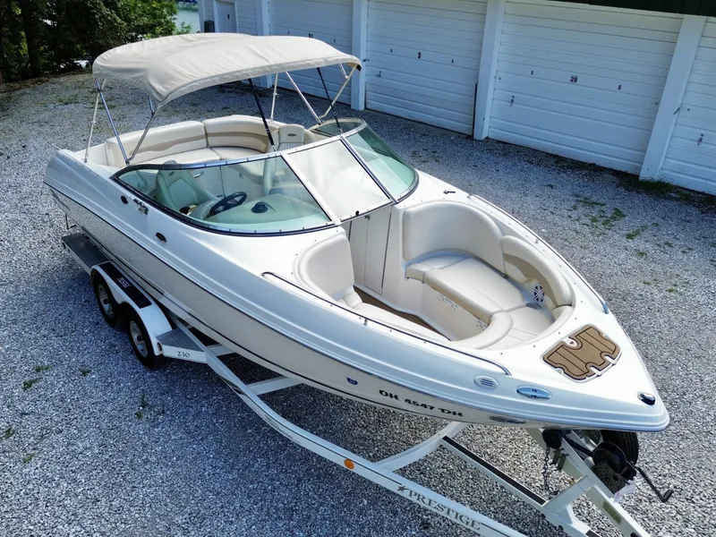 Slide: The Image of Chaparral 230 SSi Bowrider 2002 - 7406720
