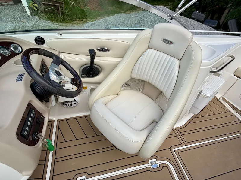 Slide: The Image of Chaparral 230 SSi Bowrider 2002 - 7406816