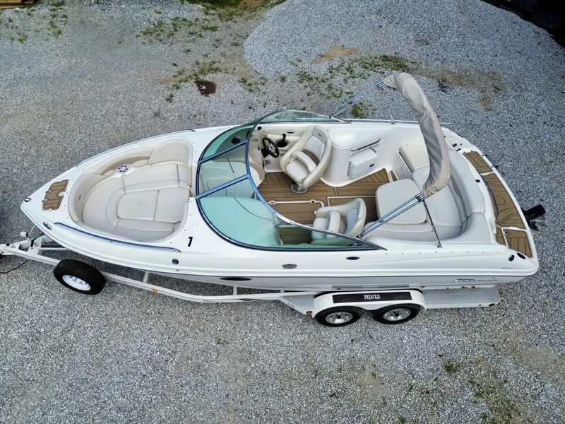 Slide: The Image of Chaparral 230 SSi Bowrider 2002 - 7406747