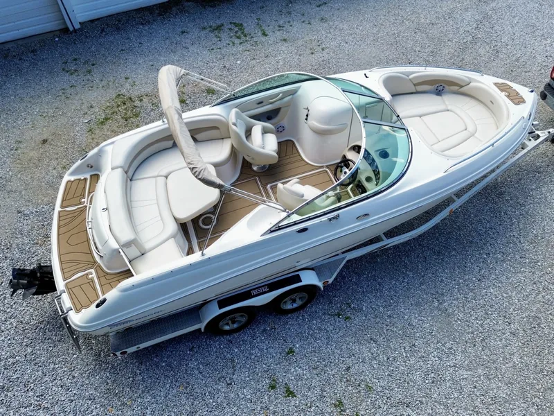 Slide: The Image of Chaparral 230 SSi Bowrider 2002 - 7407069