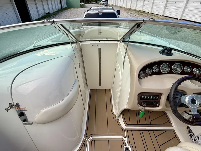 Slide: The Image of Chaparral 230 SSi Bowrider 2002 - 7406873