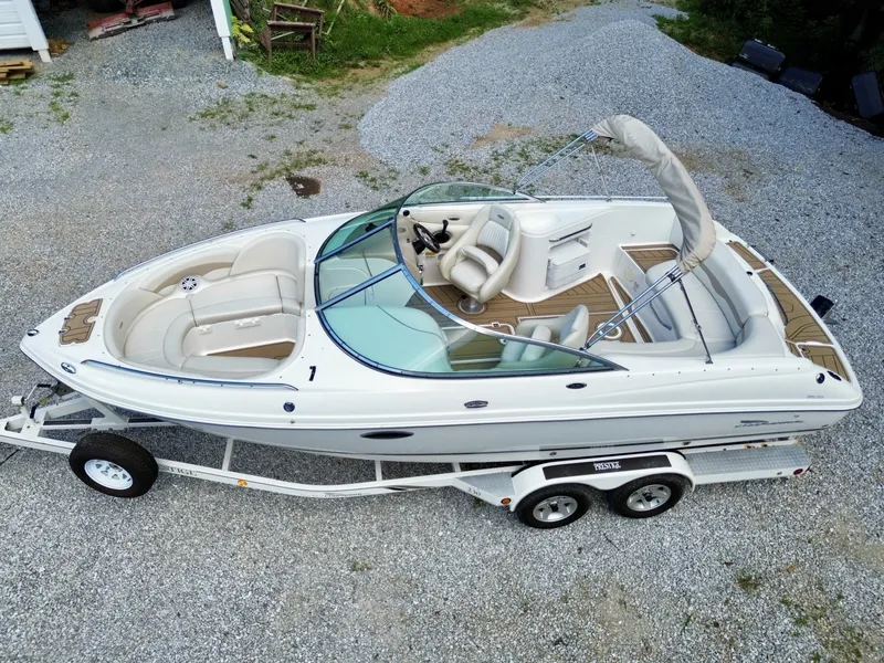 Slide: The Image of Chaparral 230 SSi Bowrider 2002 - 7406735