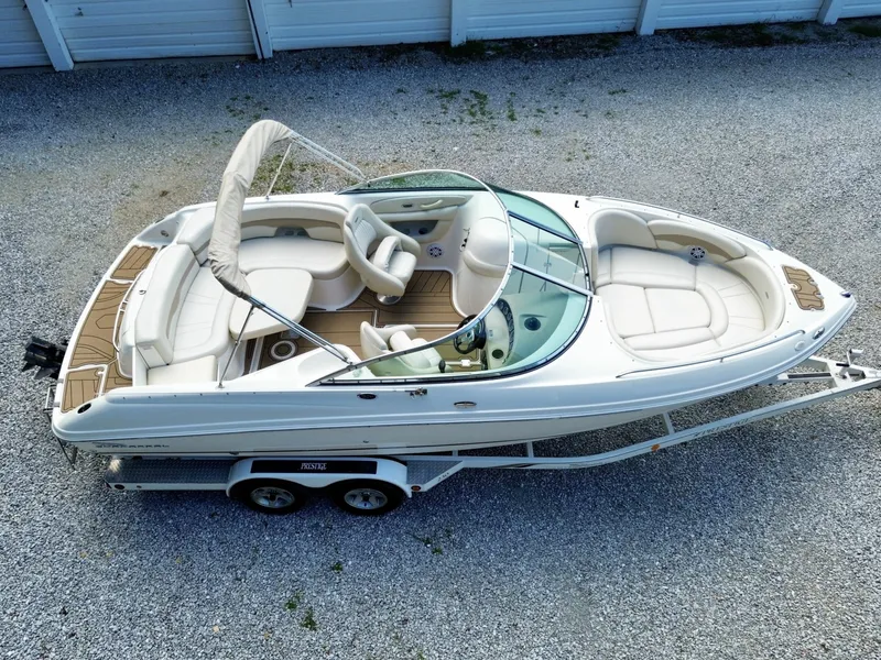 Slide: The Image of Chaparral 230 SSi Bowrider 2002 - 7406739