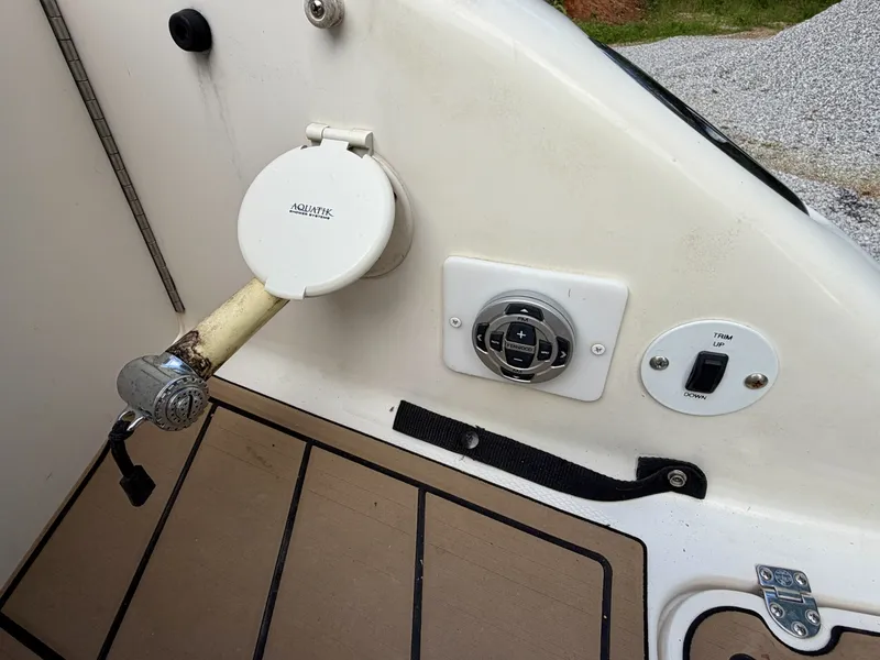 Slide: The Image of Chaparral 230 SSi Bowrider 2002 - 7406929