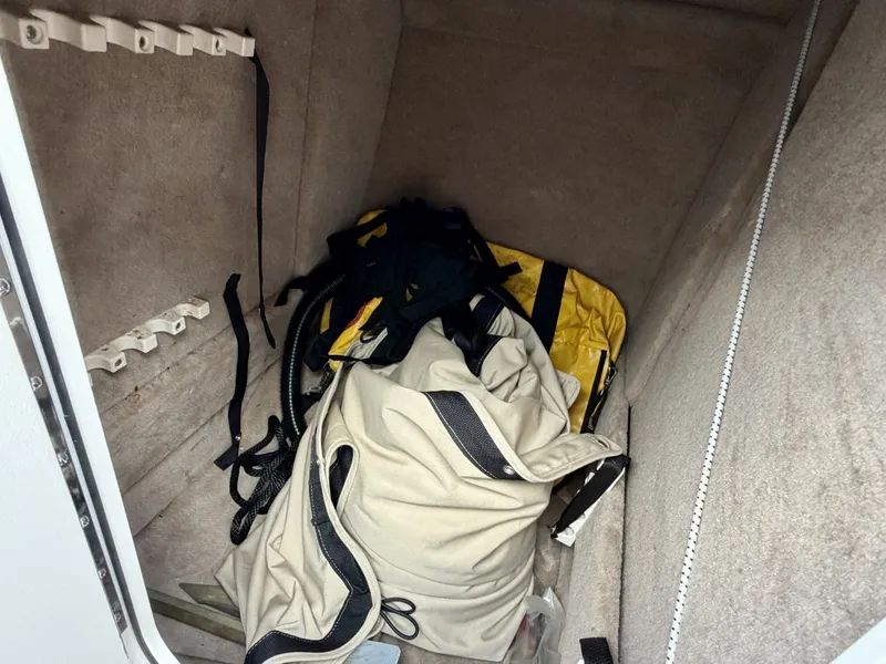 Slide: The Image of Chaparral 230 SSi Bowrider 2002 - 7406878