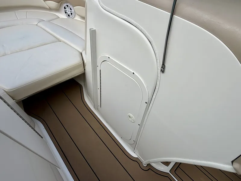 Slide: The Image of Chaparral 230 SSi Bowrider 2002 - 7406877