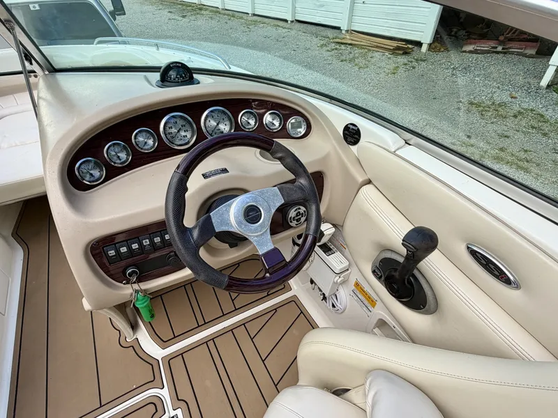 Slide: The Image of Chaparral 230 SSi Bowrider 2002 - 7406827