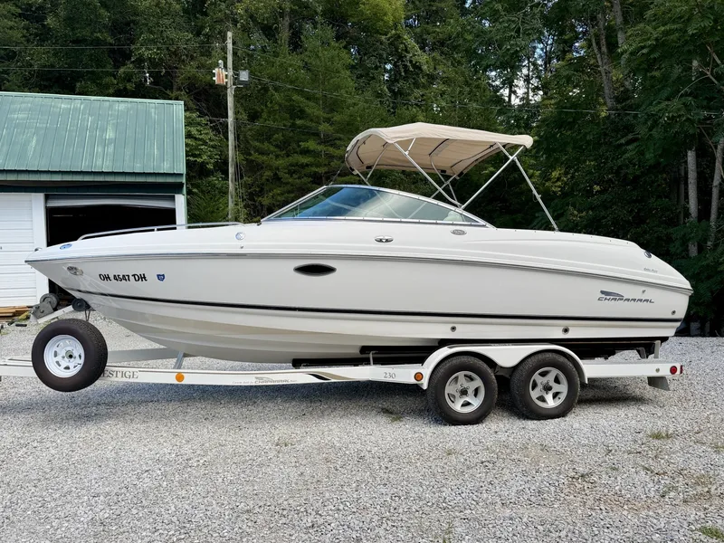 Slide: The Image of Chaparral 230 SSi Bowrider 2002 - 7406771