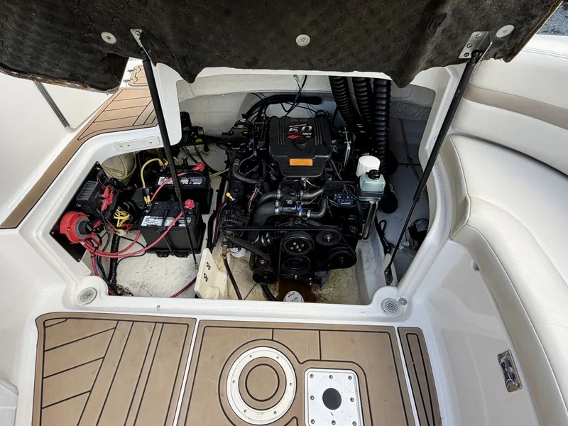 Slide: The Image of Chaparral 230 SSi Bowrider 2002 - 7406908
