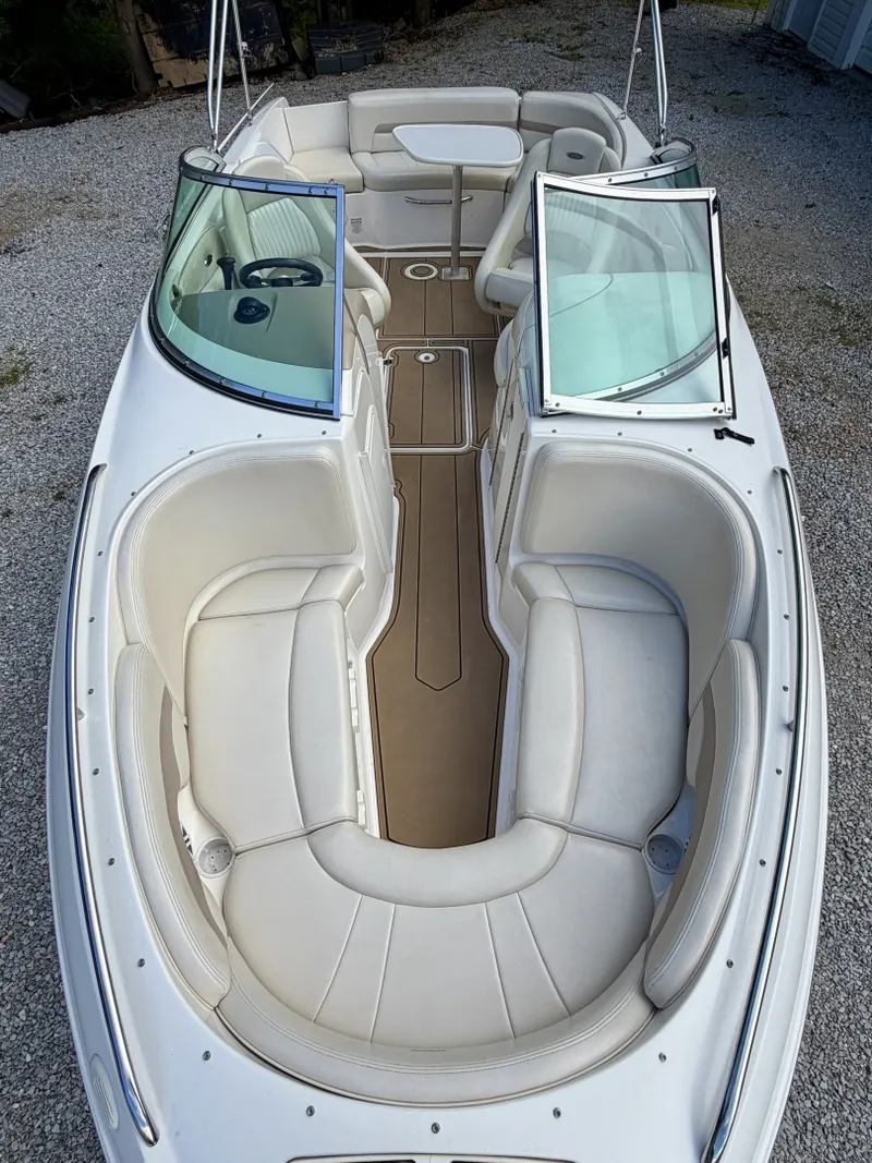 Slide: The Image of Chaparral 230 SSi Bowrider 2002 - 7406889