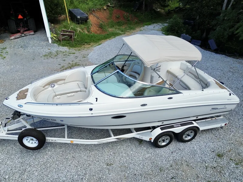 Slide: The Image of Chaparral 230 SSi Bowrider 2002 - 7406724