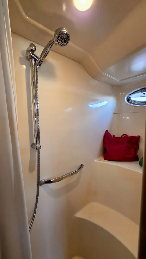 Slide: The Image of Sea Ray 480 Motor Yacht 2004 - 7406834