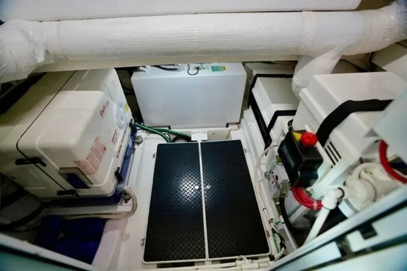 Slide: The Image of Valhalla Boatworks 46 2021 - 7406824