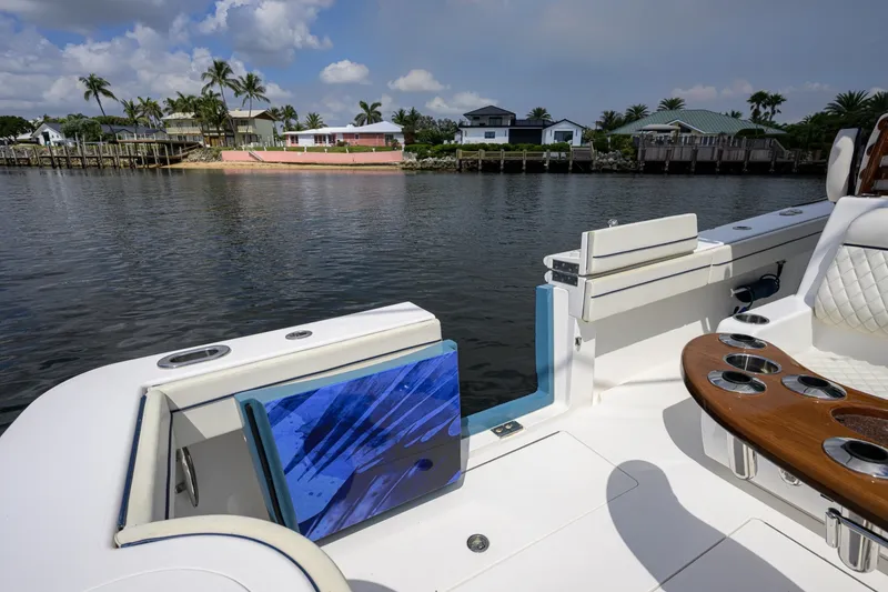 Slide: The Image of Valhalla Boatworks 41 2020 - 7407136