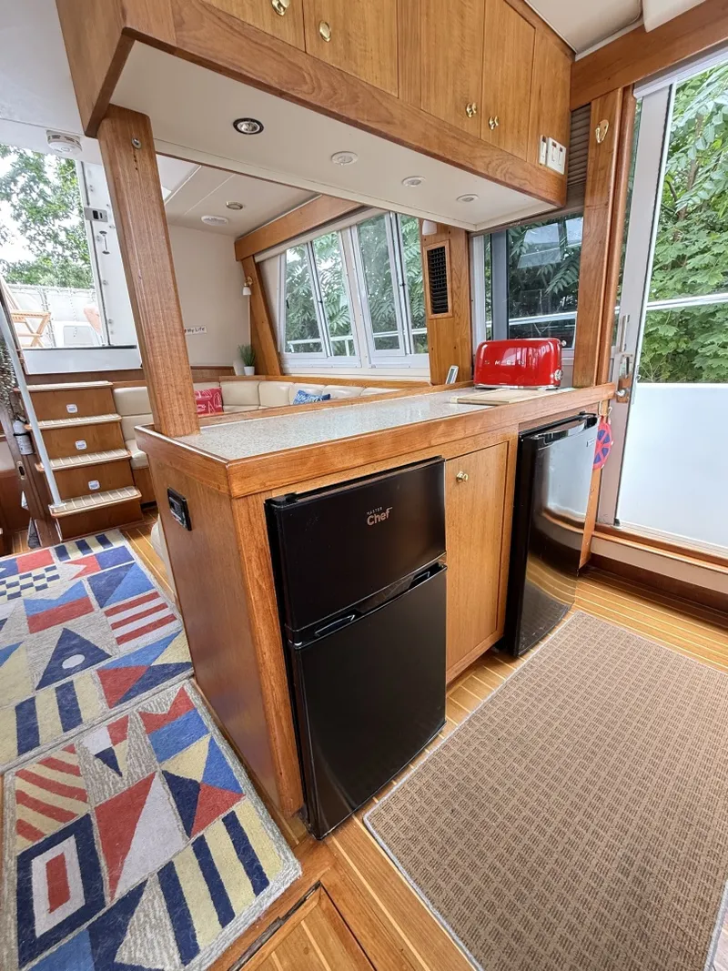 Slide: The Image of 43' Mainship galley aft - 7407537