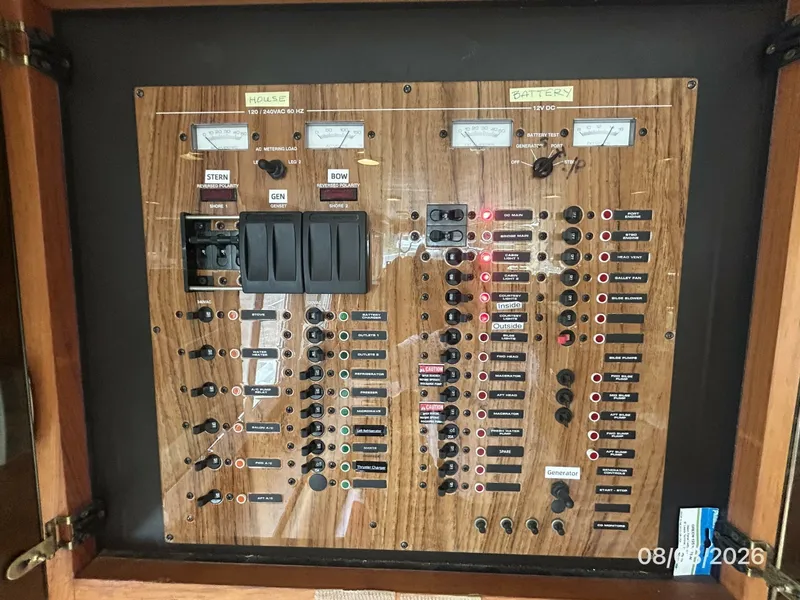 Slide: The Image of 43' Mainship electrical panel - 7407511