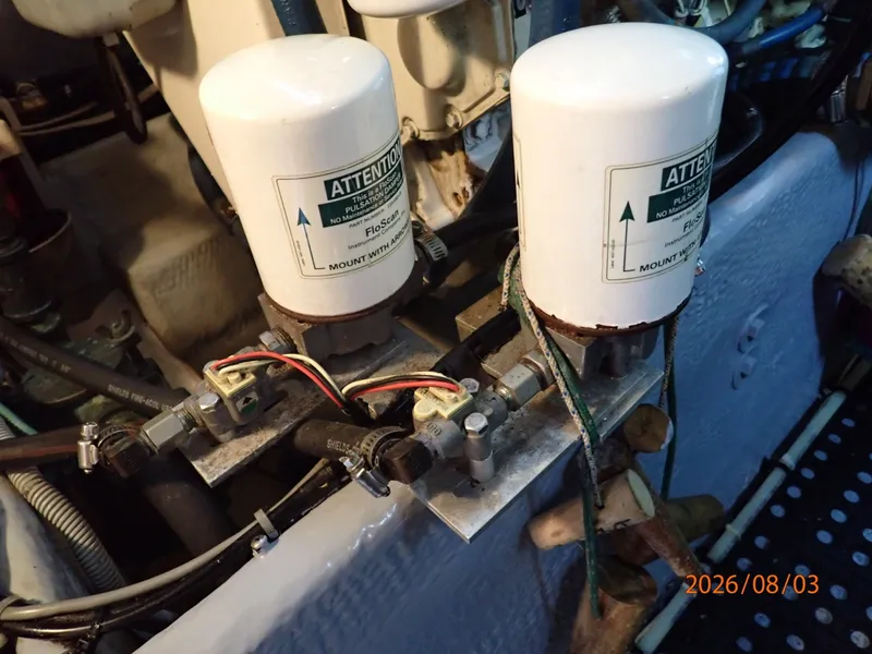 Slide: The Image of 43' Mainship starboard Floscan fuel system - 7407581