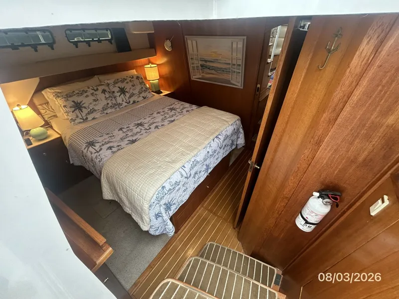 Slide: The Image of 43' Mainship master stateroom2 - 7407560