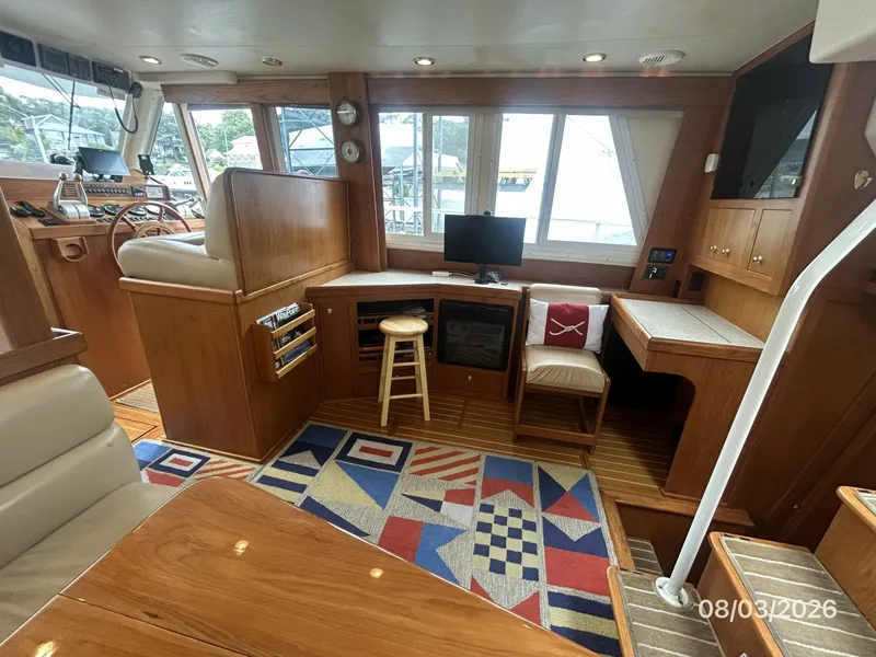Slide: The Image of 43' Mainship salon starboard - 7407579