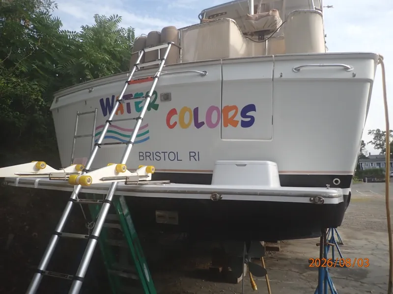 Slide: The Image of 43' Mainship transom - 7407598