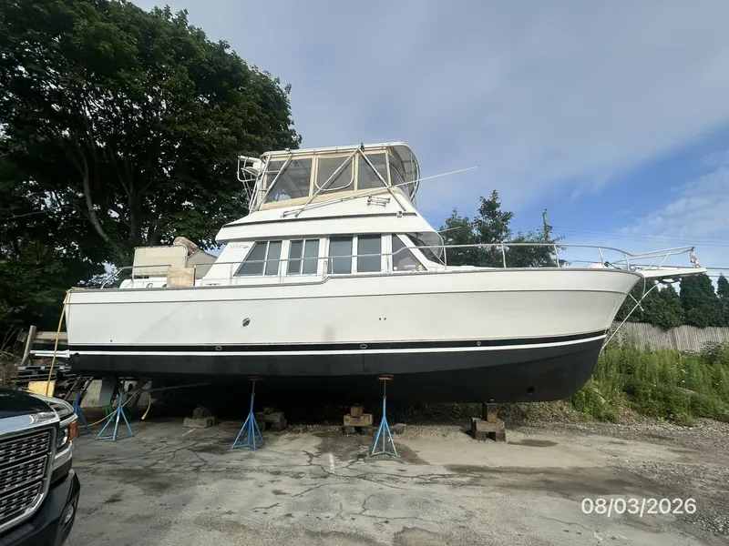 Slide: The Image of 43' Mainship starboard profile - 7407584
