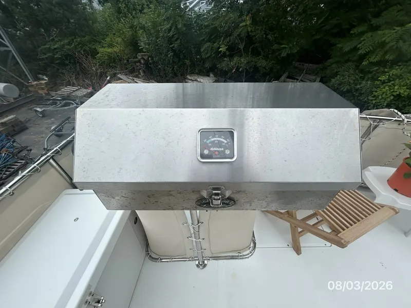 Slide: The Image of 43' Mainship BBQ grill - 7407507