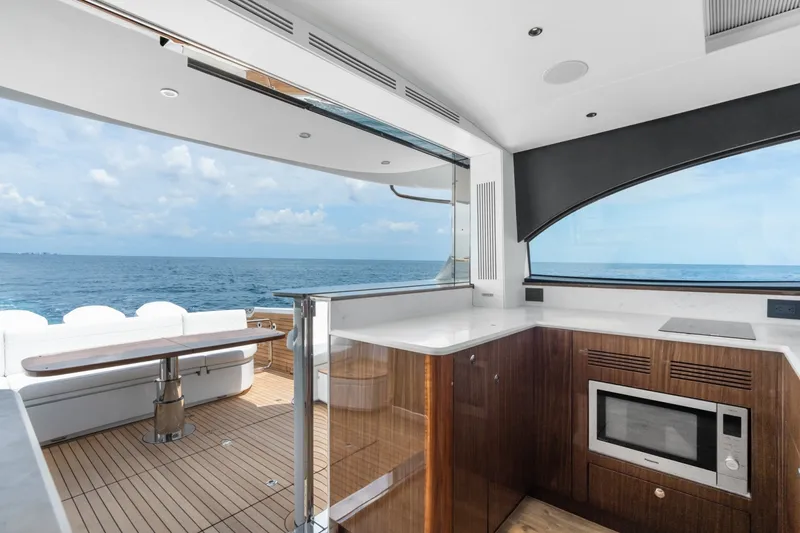 Slide: The Image of Eclipse 50 - STINGRAY GRAY - Salon 2026 Eclipse 505 Shadow STINGRAY GRAY - 7408866