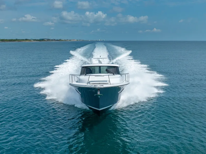 Slide: The Image of Eclipse 50 - STINGRAY GRAY - Exterior Profile 2026 Eclipse 505 Shadow STINGRAY GRAY - 7408841