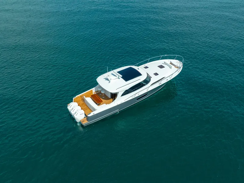 Slide: The Image of Eclipse 50 - STINGRAY GRAY - Exterior Profile 2026 Eclipse 505 Shadow STINGRAY GRAY - 7408824