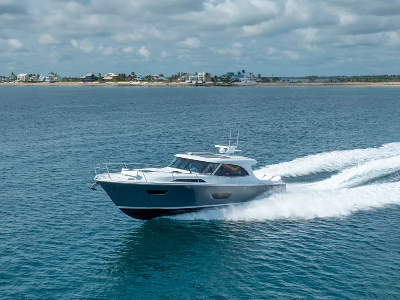 Slide: The Image of Eclipse 50 - STINGRAY GRAY - Exterior Profile 2026 Eclipse 505 Shadow STINGRAY GRAY - 7408855