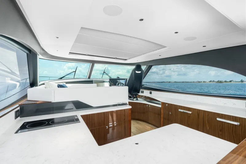 Slide: The Image of Eclipse 50 - STINGRAY GRAY - Salon 2026 Eclipse 505 Shadow STINGRAY GRAY - 7408873