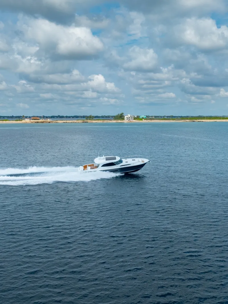 Slide: The Image of Eclipse 50 - STINGRAY GRAY - Exterior Profile 2026 Eclipse 505 Shadow STINGRAY GRAY - 7408850