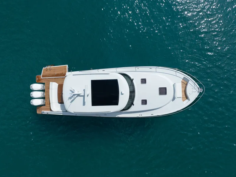 Slide: The Image of Eclipse 50 - STINGRAY GRAY - Exterior Profile 2026 Eclipse 505 Shadow STINGRAY GRAY - 7408828
