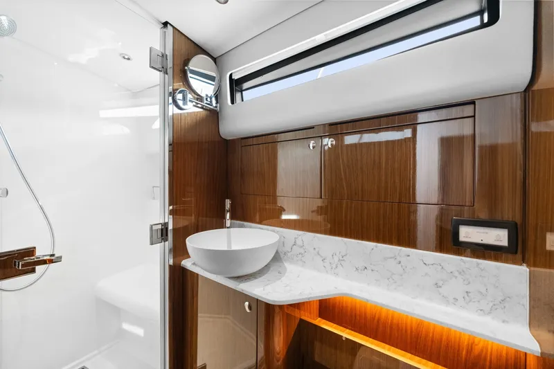 Slide: The Image of Eclipse 50 - STINGRAY GRAY - Guest Head 2026 Eclipse 505 Shadow STINGRAY GRAY - 7408888