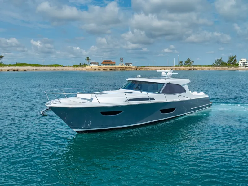 Slide: The Image of Eclipse 50 - STINGRAY GRAY - Exterior Profile 2026 Eclipse 505 Shadow STINGRAY GRAY - 7408815