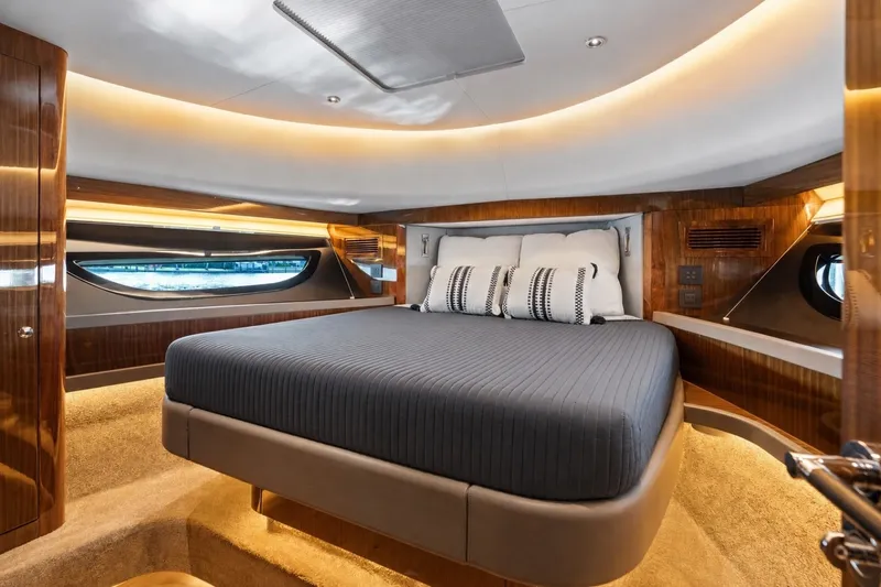 Slide: The Image of Eclipse 50 - STINGRAY GRAY - Master Stateroom 2026 Eclipse 505 Shadow STINGRAY GRAY - 7408897