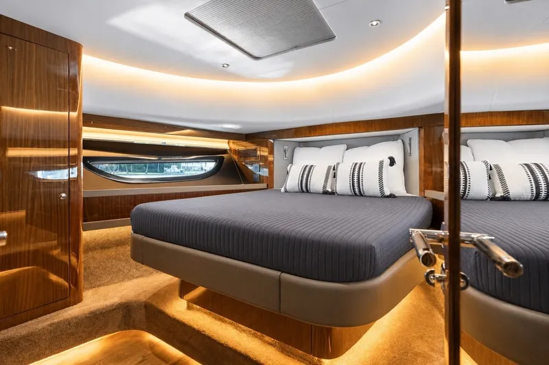 Slide: The Image of Eclipse 50 - STINGRAY GRAY - Master Stateroom 2026 Eclipse 505 Shadow STINGRAY GRAY - 7408895