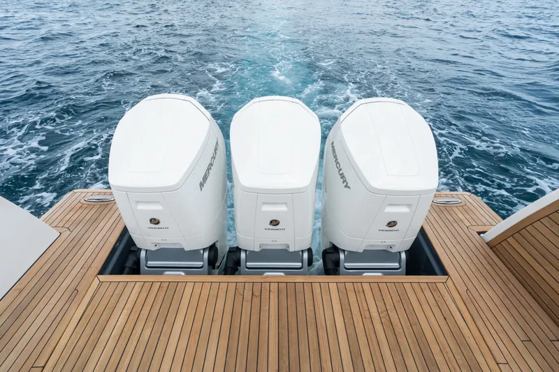 Slide: The Image of Eclipse 50 - STINGRAY GRAY - Exterior Profile 2026 Eclipse 505 Shadow STINGRAY GRAY - 7408857