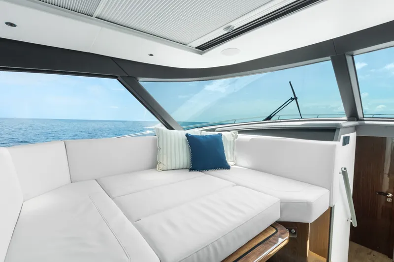 Slide: The Image of Eclipse 50 - STINGRAY GRAY - Salon 2026 Eclipse 505 Shadow STINGRAY GRAY - 7408879