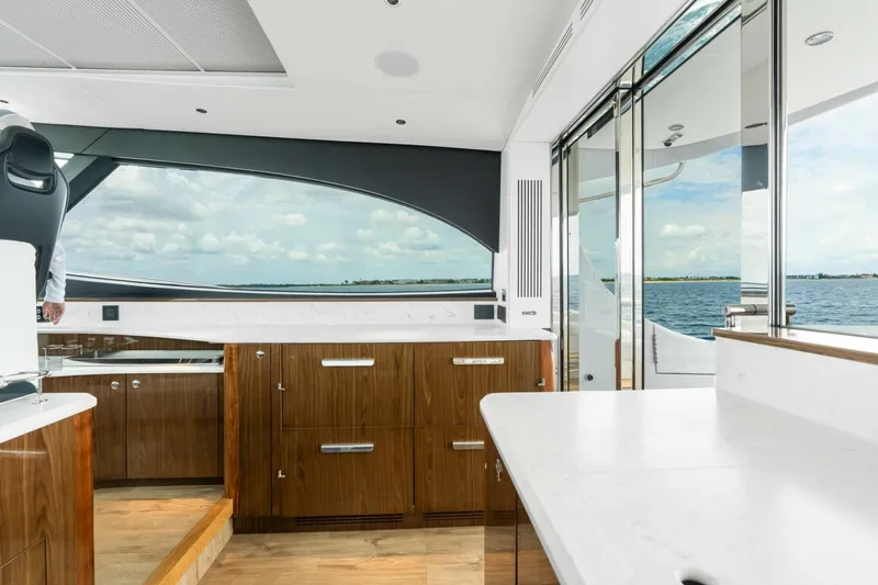 Slide: The Image of Eclipse 50 - STINGRAY GRAY - Salon 2026 Eclipse 505 Shadow STINGRAY GRAY - 7656992