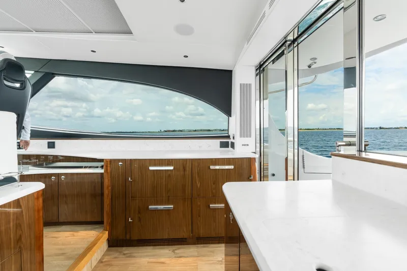 Slide: The Image of Eclipse 50 - STINGRAY GRAY - Salon 2026 Eclipse 505 Shadow STINGRAY GRAY - 7408876