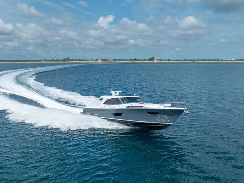 Slide: The Image of Eclipse 50 - STINGRAY GRAY - Exterior Profile 2026 Eclipse 505 Shadow STINGRAY GRAY - 7657042