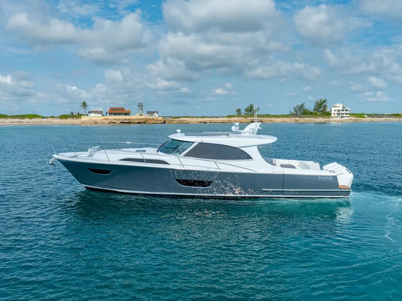 Slide: The Image of Eclipse 50 - STINGRAY GRAY - Exterior Profile 2026 Eclipse 505 Shadow STINGRAY GRAY - 7408811