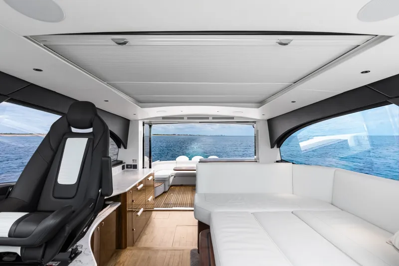 Slide: The Image of Eclipse 50 - STINGRAY GRAY - Salon 2026 Eclipse 505 Shadow STINGRAY GRAY - 7408874