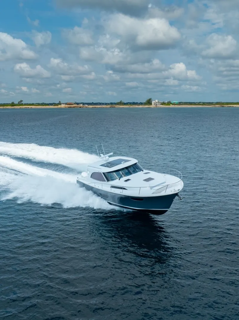 Slide: The Image of Eclipse 50 - STINGRAY GRAY - Exterior Profile 2026 Eclipse 505 Shadow STINGRAY GRAY - 7657035