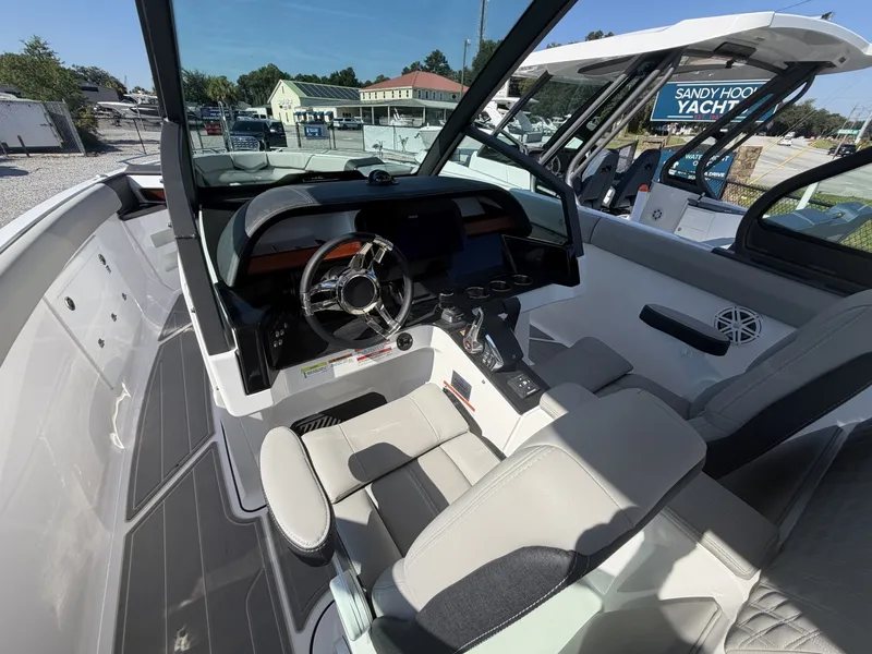 Slide: The Image of Monterey Elite 30 OB 2027 - 8173226