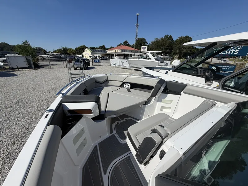 Slide: The Image of Monterey Elite 30 OB 2027 - 8173227