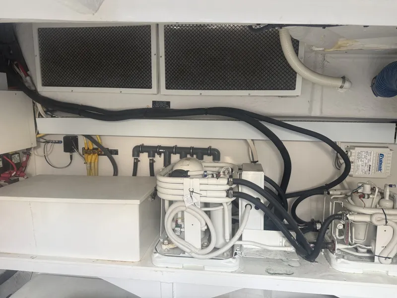 Slide: The Image of Cruisers Yachts 60 Cantius 2016 - 7409486