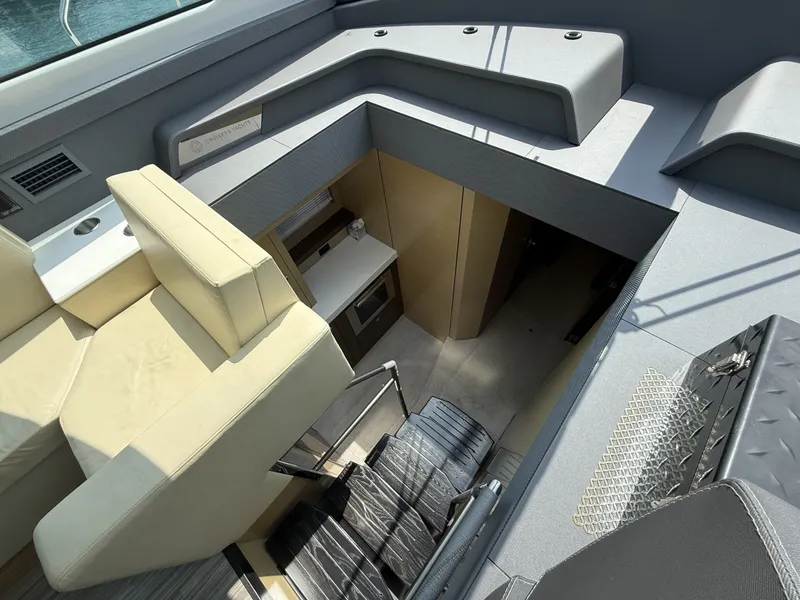 Slide: The Image of Cruisers Yachts 60 Cantius 2016 - 7409559